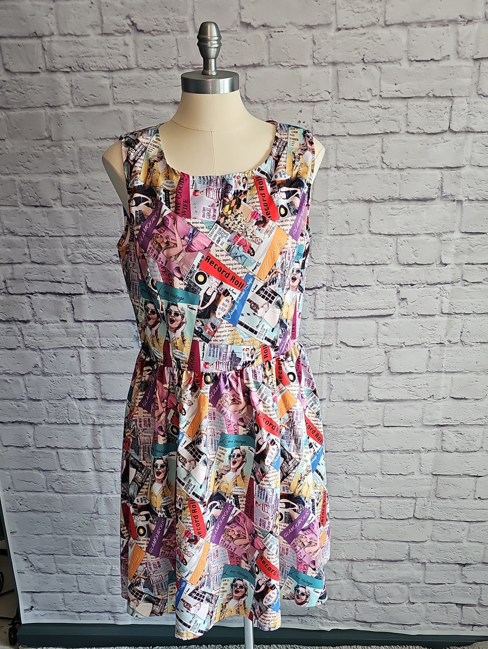 Lindy Bop Multicolor Graphic Print Sleeveless Mini Dress